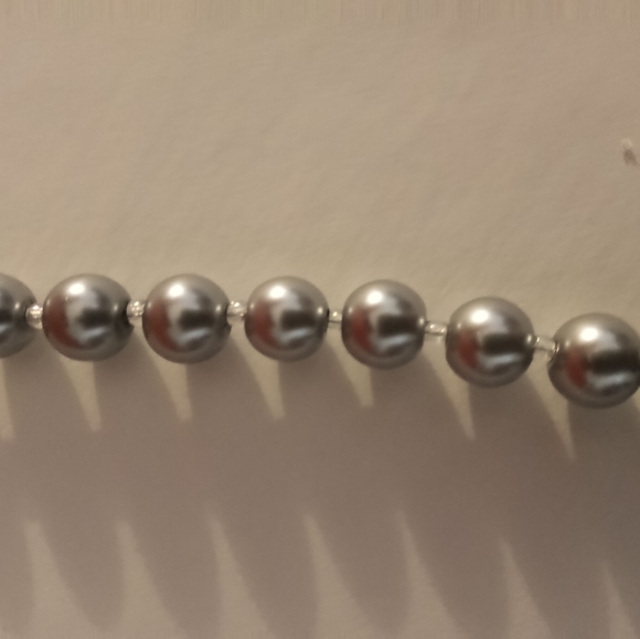 Grey pearl glass beads - Picture 2 of 3